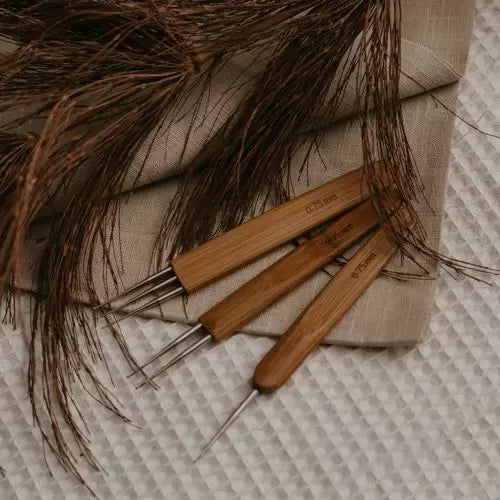 Various crochet hooks for making dreadlocks