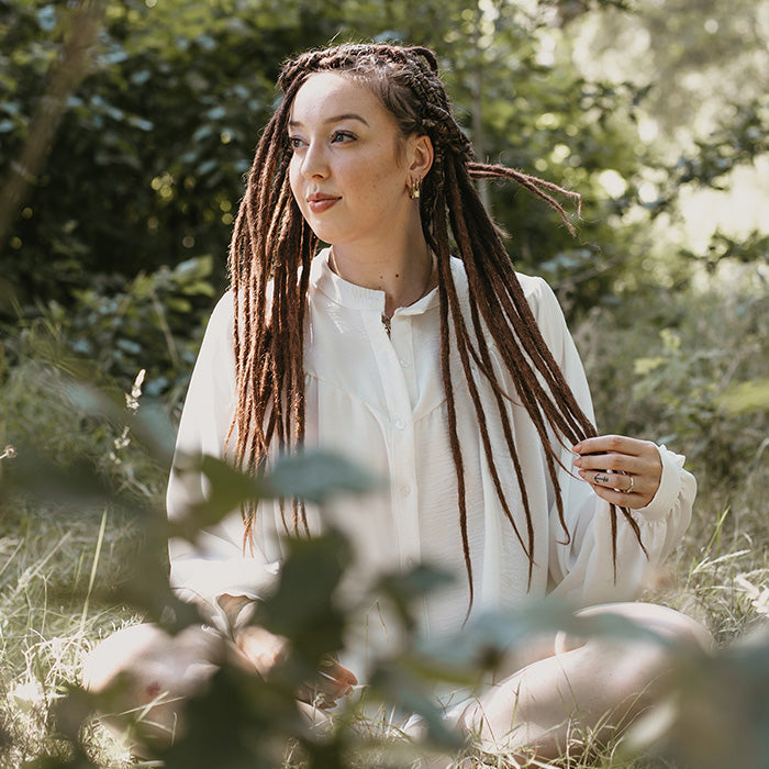 It’s very itchy when I wear Synthetic Dreadlock Extensions, what should I do?