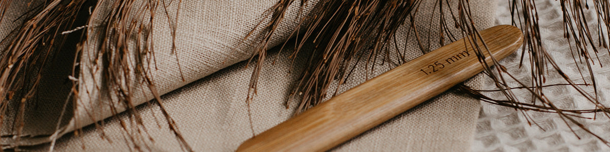 Tools for real dreads, crochet hook