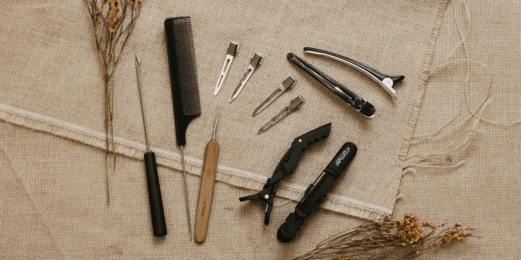 dreadlock installing tools