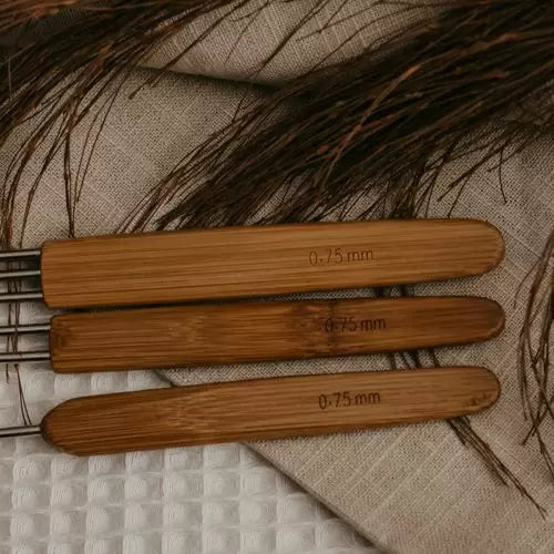 3 pairs of Crochet hook different sizes hair & tools