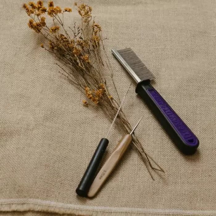 dreadlock installing tools