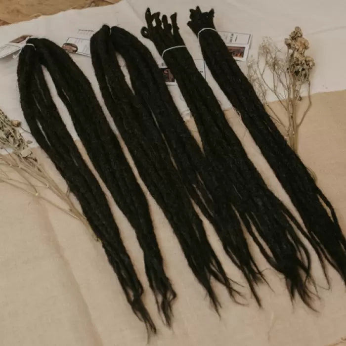 4 bundles of the dreadset Midnight in Bum length, Dreadset Locks of Love Shop the look, dreadset full head, Dreadset original locks of love