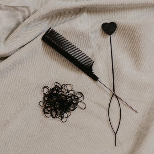 dreadlock installing tools