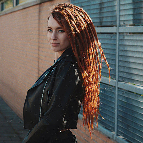 Emitsem wearing the dreadset Go ginger in Back length, Dreadset Locks of Love Shop the look, dreadset full head, Dreadset original locks of love