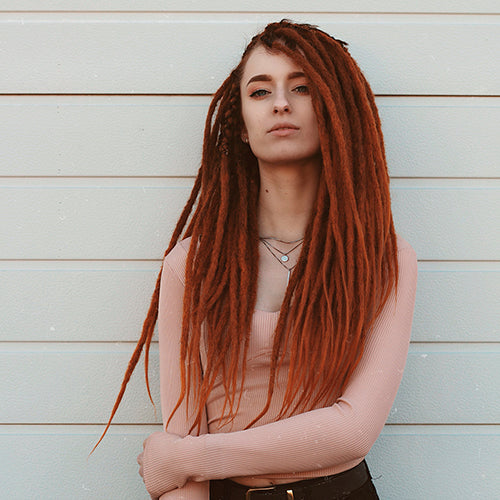Emitsem wearing the dreadset Go ginger in Back length, Dreadset Locks of Love Shop the look, dreadset full head, Dreadset original locks of love