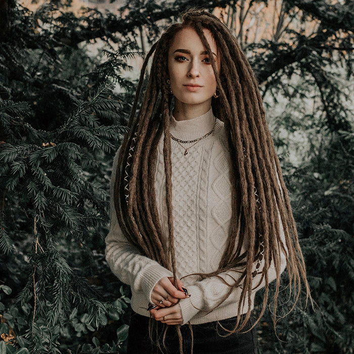 Emitsem wearing the dreadset Hazelnut dream in Bum length, Dreadset Locks of Love Shop the look, dreadset full head, Dreadset original locks of love