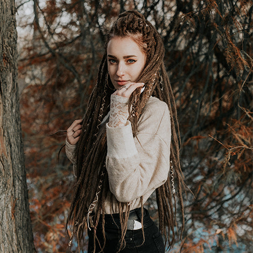Emitsem wearing the dreadset Hazelnut dream in Bum length, Dreadset Locks of Love Shop the look, dreadset full head, Dreadset original locks of love