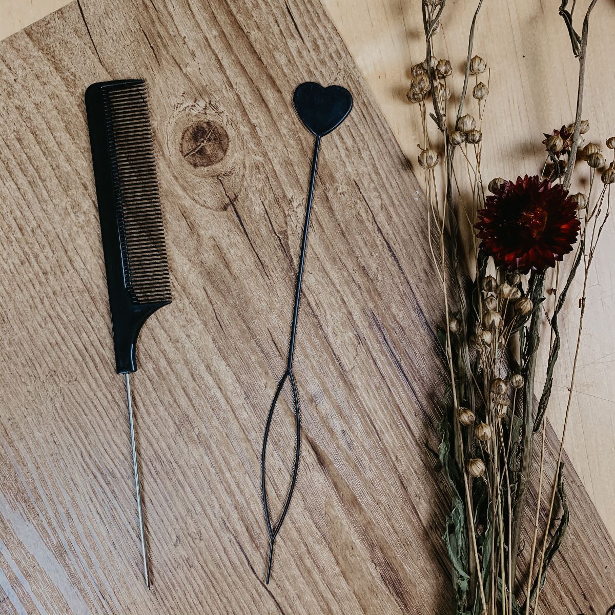 dreadlock installing tools