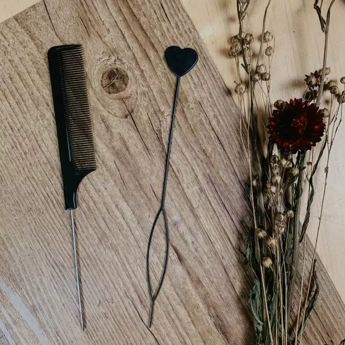 dreadlock installing tools