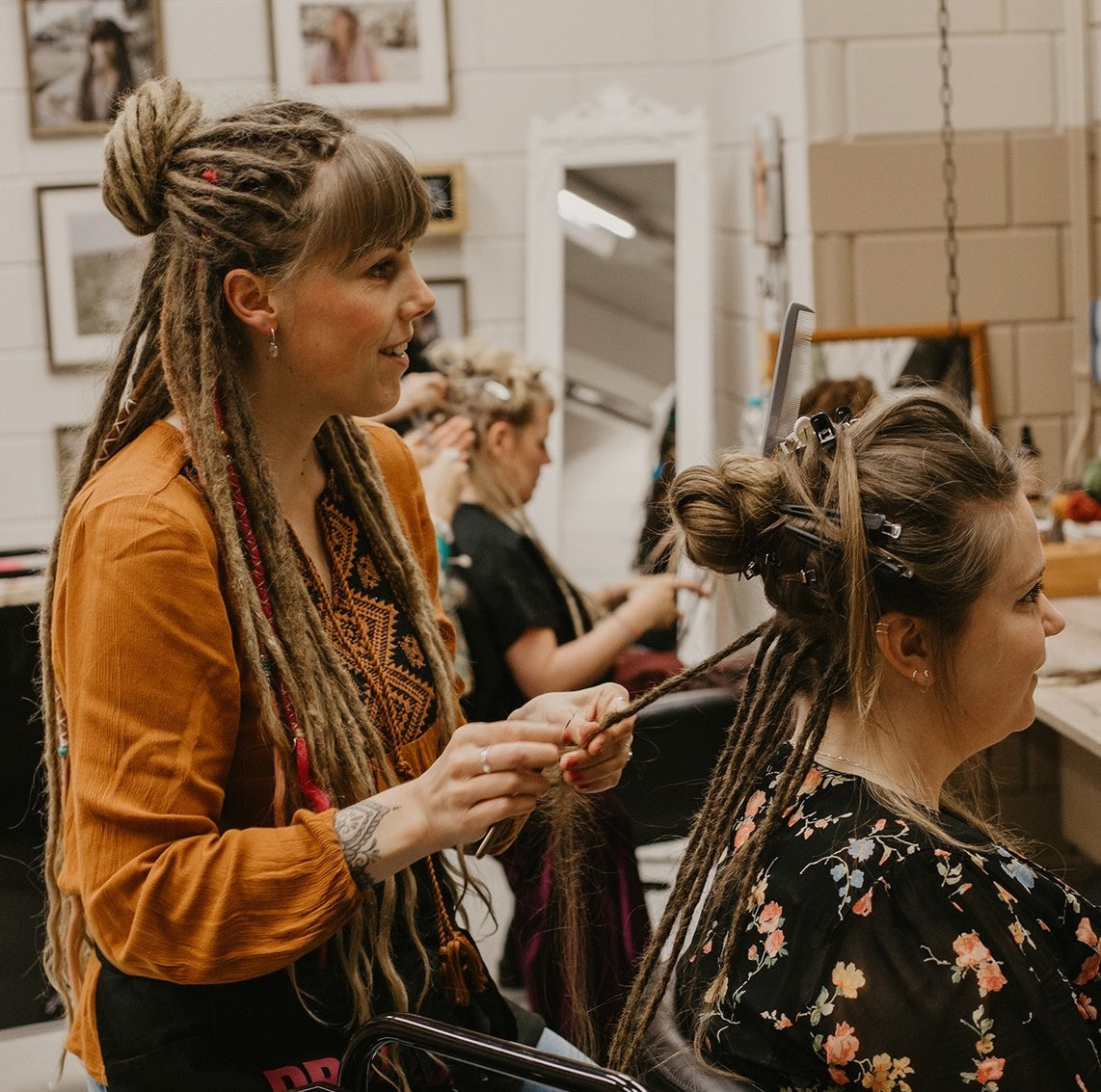 Become an Allround Dreadlock Stylist? Follow the Dreadshop online courses! But which course do you start with?