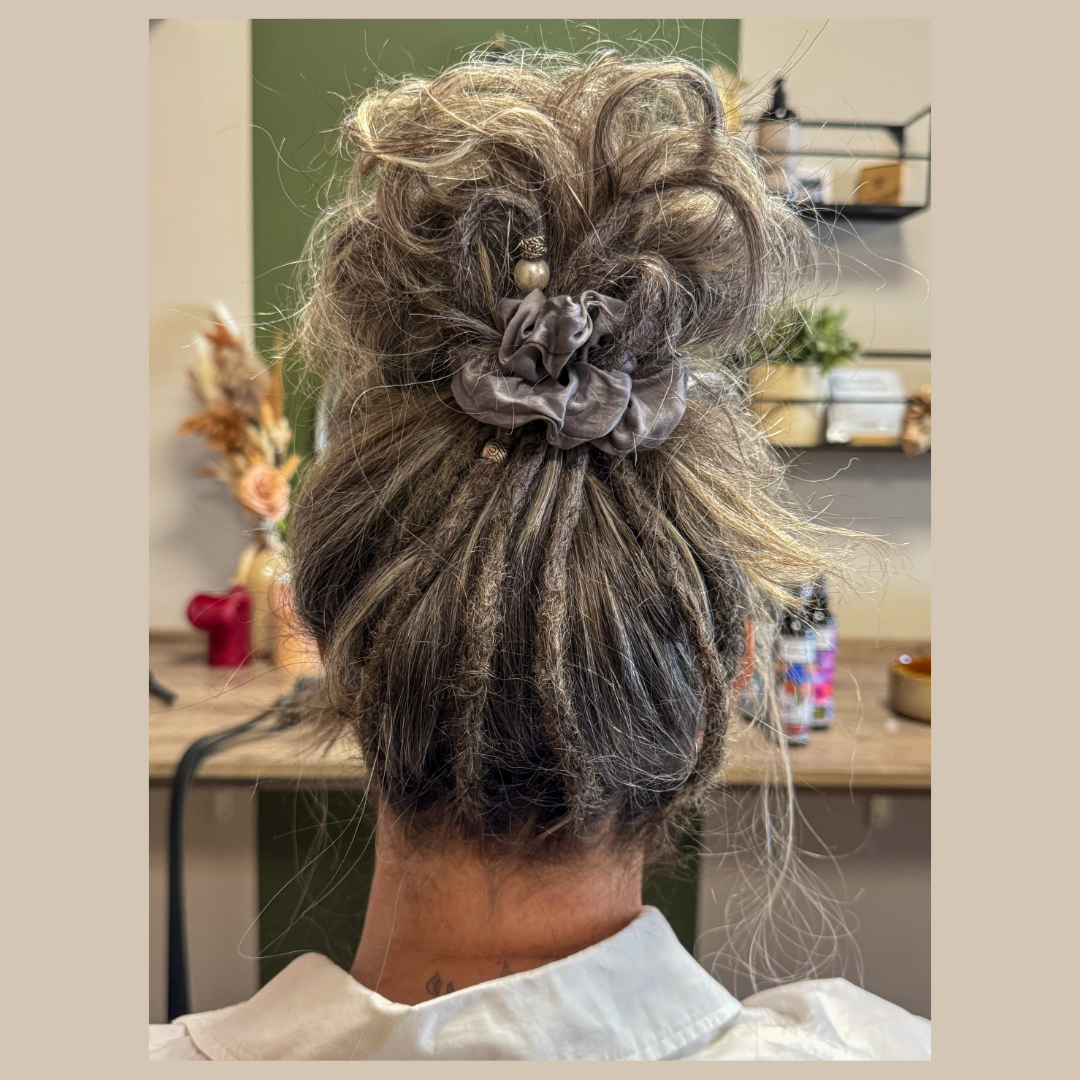 Real dreads with extensions, completely personalized