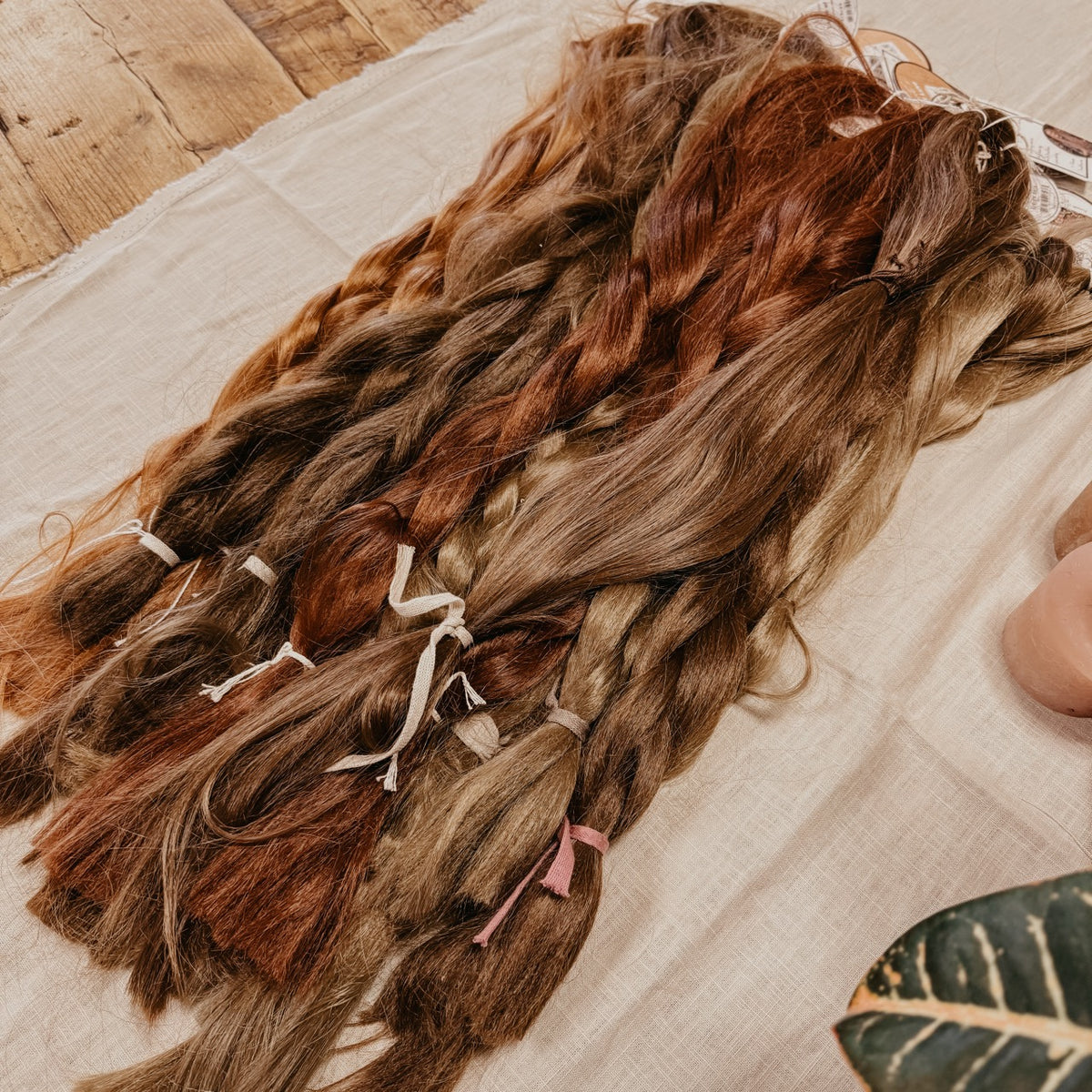 Brown tones Synthetic Hair Braids in Bulk. Henlon Hair braids from Dreadshop warehouse, tangled and fluffy. 