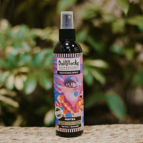 Dollylocks Tightening Spray perfect for locking your real dreadlock. Now available at Dreadshop. Scent: Mintea